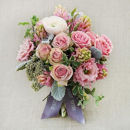 Букет живых цветов БУКЕТ МАРКЕТ ДАРИТЕ С УДОВОЛЬСТВИЕМ Компактный букет Афродита