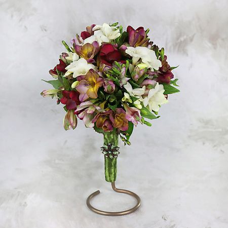 Букет живых цветов БУКЕТ МАРКЕТ ДАРИТЕ С УДОВОЛЬСТВИЕМ Букет невесты из альстромерии и фрезии свадебные ленты для подружек невесты hgdtff