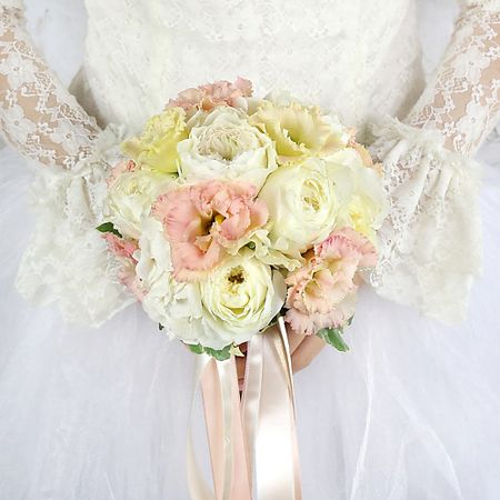 Букет живых цветов БУКЕТ МАРКЕТ ДАРИТЕ С УДОВОЛЬСТВИЕМ Букет невесты из роз, гортензии и лизиантуса свадебные ленты для подружек невесты hgdtff