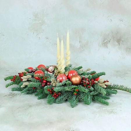 Букет живых цветов БУКЕТ МАРКЕТ ДАРИТЕ С УДОВОЛЬСТВИЕМ Новогодняя композиция со свечами большая