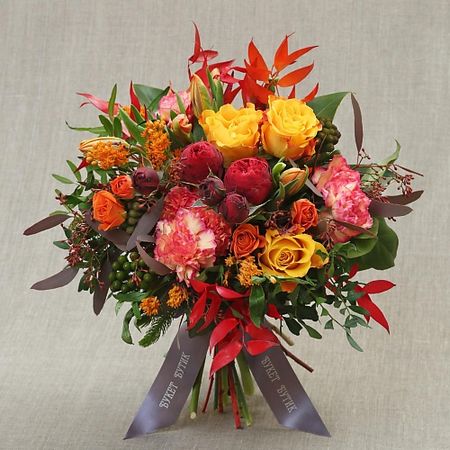 Букет живых цветов БУКЕТ МАРКЕТ ДАРИТЕ С УДОВОЛЬСТВИЕМ Средний букет Гестия статуэтка утка средний палец chengwei