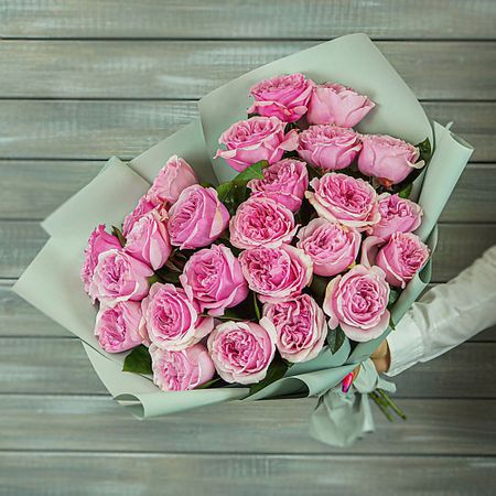 Букет живых цветов БУКЕТ МАРКЕТ ДАРИТЕ С УДОВОЛЬСТВИЕМ Букет из 25 ярко-розовых пионовидных роз букет живых ов 4 сезона монобукет из 15 ярко розовых роз