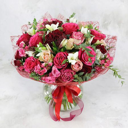 Букет живых цветов БУКЕТ МАРКЕТ ДАРИТЕ С УДОВОЛЬСТВИЕМ Авторский букет из роз, альстромерий и фрезии