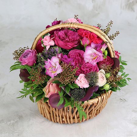 Букет живых цветов БУКЕТ МАРКЕТ ДАРИТЕ С УДОВОЛЬСТВИЕМ Корзина с розами, гвоздикой и фрезией