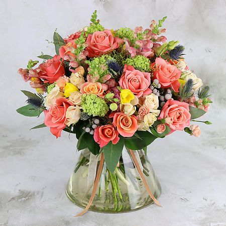 Букет живых цветов БУКЕТ МАРКЕТ ДАРИТЕ С УДОВОЛЬСТВИЕМ Большой букет из роз и леувенбека