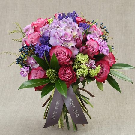 Букет живых цветов БУКЕТ МАРКЕТ ДАРИТЕ С УДОВОЛЬСТВИЕМ Средний букет Афина статуэтка утка средний палец chengwei