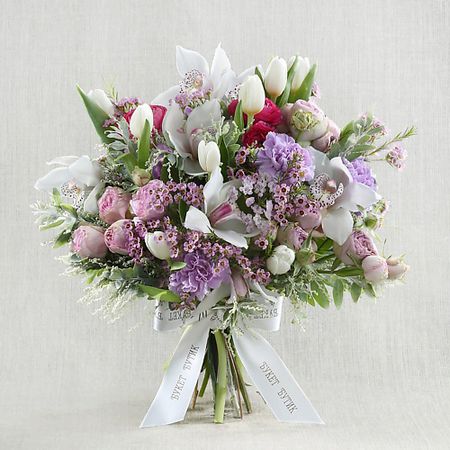 Букет живых цветов БУКЕТ МАРКЕТ ДАРИТЕ С УДОВОЛЬСТВИЕМ Средний букет Для Рыб статуэтка утка средний палец chengwei