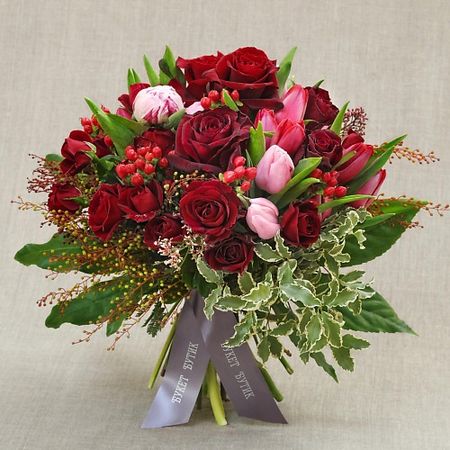 Букет живых цветов БУКЕТ МАРКЕТ ДАРИТЕ С УДОВОЛЬСТВИЕМ Большой букет Амур и Психея