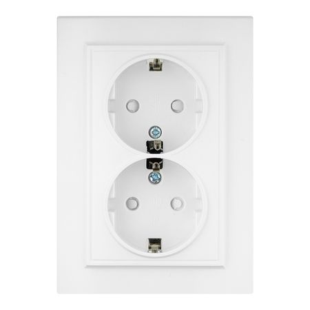 Розетка EKF Минск встраиваемая белая со шторками (ERR16-128-100)