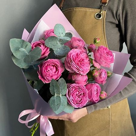 Букет живых цветов CHALET GREEN Букет из 3 пионовидных роз «Дымчатая сказка»