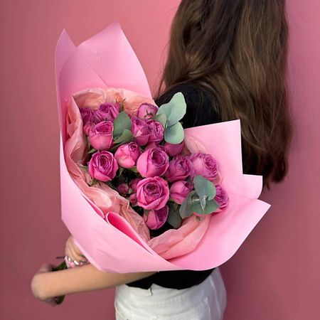 Букет живых цветов CHALET GREEN Букет | милый букет из 5 кустовых роз Жизель с эвкалиптом крючок для ключей милый кот