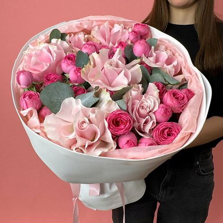 Букет живых цветов CHALET GREEN Букет французские розы и пионовидные кустовые розы с эвкалиптом искусственные розы green aloes 12 шт