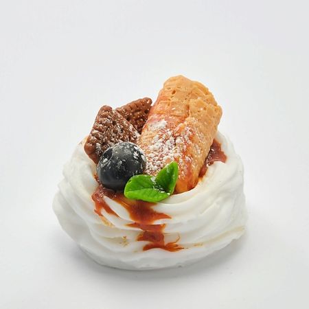 Мыло твердое SKUINA Мыло ручной работы Десерт Павловой с печеньками мыло твердое skuina мыло котик потягушки