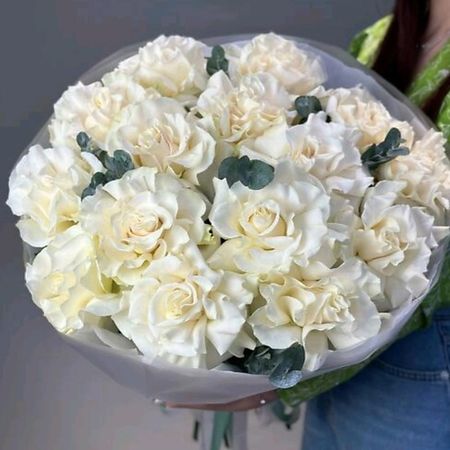 Букет живых цветов SWEET SOFI СТУДИЯ ЦВЕТОВ Французская роза и эвкалипт