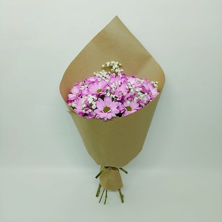 Букет живых цветов ЗЕФИРКО Букет ромашковых хризантем в крафте Розовый