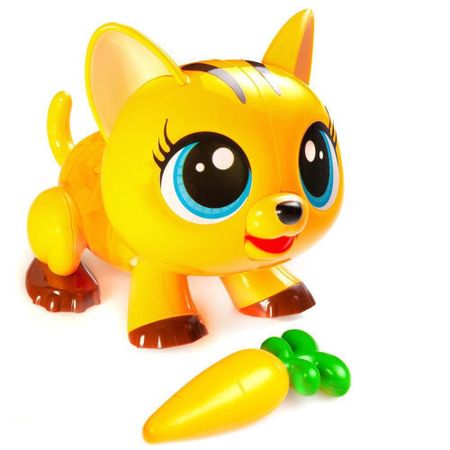 Робот-котёнок Junfa ходит за морковкой