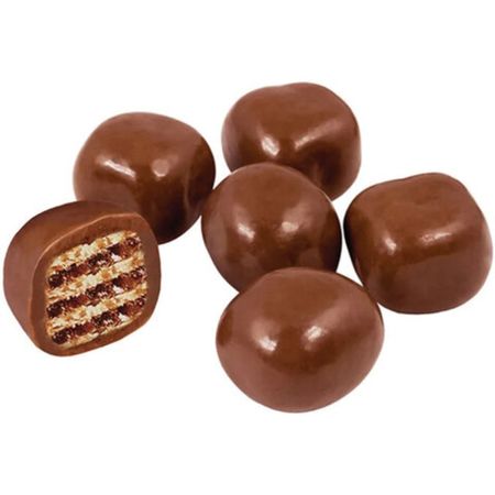 Драже Яшкино вафельный кубик в шоколадно-молочной глазури 0,5 кг конфеты kinder balls с молочной начинкой и печеньем 90 г