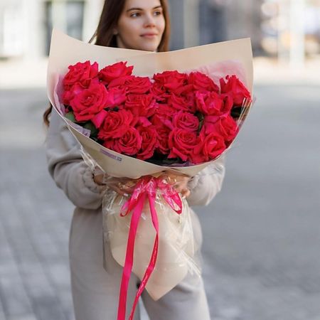 Букет живых цветов FLOWER DANCE Розовые розы - ПРЕМИУМ розовые мешочки для украшений из эва