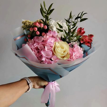 Букет живых цветов ЗОЛОТАЯ АУРА Букет 