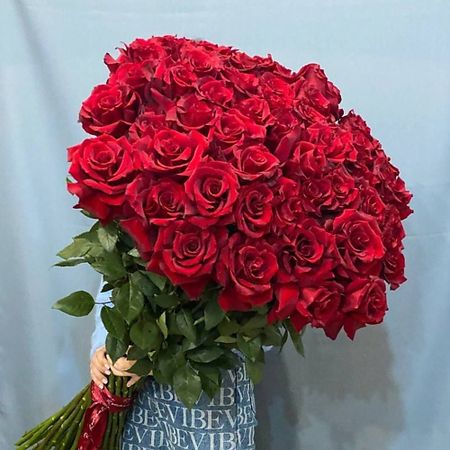 Букет живых цветов ЦВЕТОЧНЫЙ БАР LOFТ 51 роза высотой 110-120см cleqee cleqee p1204 кабель rg58 bnc два банана 120см