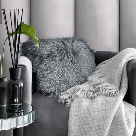 Подушка декоративная меховая Togas Либерт серая 40х40 см