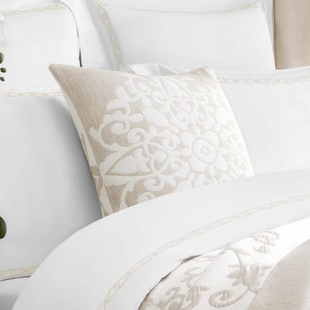 Подушка декоративная Togas Монте бежевая 50х50 см