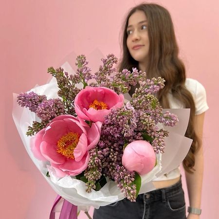 Букет живых цветов ЗАЦВЕТАЙ. ЦВЕТОЧНЫЙ БУТИК Букет из сирени и пионов «Привелегия чувств» искусственный шелковый букет пионов
