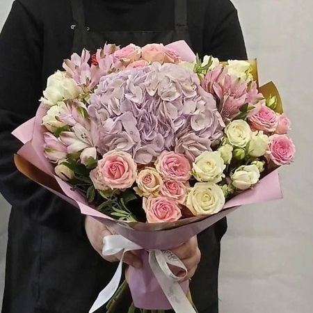 Букет живых цветов ВОРНИКОВ - БУКЕТЫ VORNIKOV BOUQUETS Букет с гортензией Шикарный