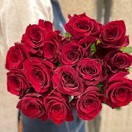 Букет живых цветов ЦВЕТЫ ДЛЯ ВАС Роза красная 15 шт