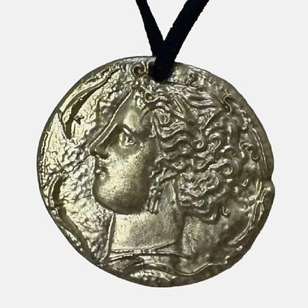 Подвеска MAOMI Кулон на шнурке из замши 