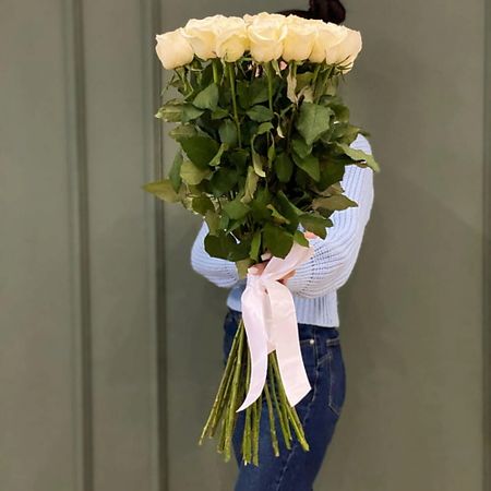 Букет живых цветов PION KLD Белые розы под ленту искусственные розы мerylover шелковые оранжево белые 8 см