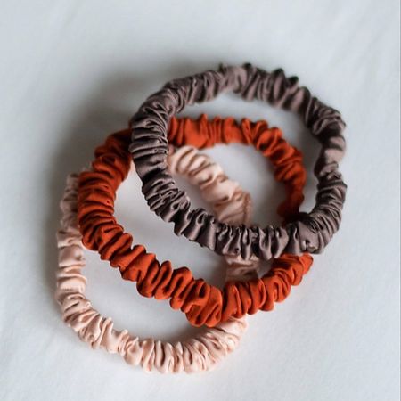 Набор резинок для волос 8 HORAS OF SILK Набор резинок для волос резинка для волос nata kikot шелковых резинок