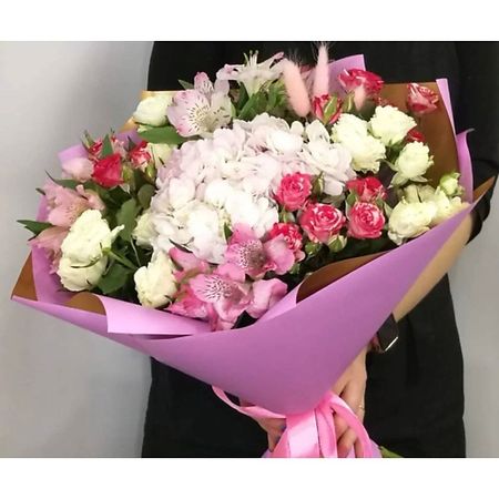 Букет живых цветов ВОРНИКОВ - БУКЕТЫ VORNIKOV BOUQUETS Букет с гортензией Шикарный день