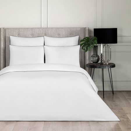 Комплект постельного белья Togas Клэрити белый Полуторный декоративные наволочки из плюша printed 30x50 40x60 50x70