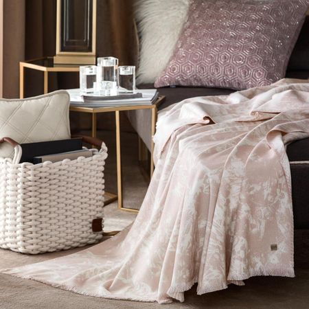 Плед Togas Нейра розовый 200х210 см плед togas маринетти бордовый с экрю 200х210 см