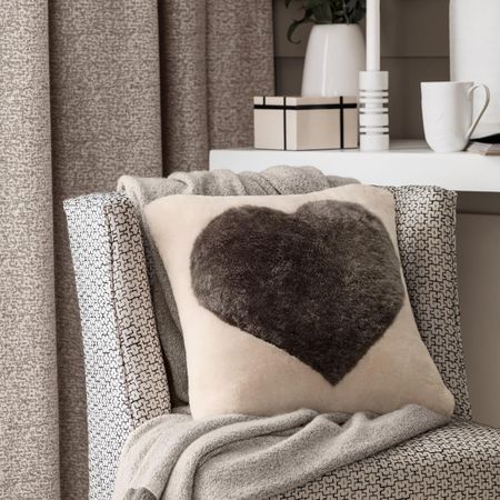 Подушка декоративная Togas Мюнье коричневая 40х40 см