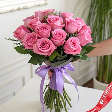 Букет живых цветов AZALIANOW ЦВЕТЫ. ПОДАРКИ. ДЕКОР Букет из 15 розовых роз 40 см.