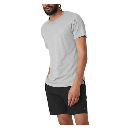 Футболка ALO YOGA Футболка с круглым вырезом The Triumph Crew Neck Tee углеродное заднее крыло для triumph street triple 765 2017 2023